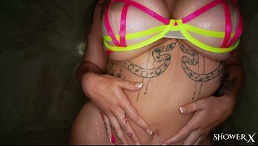 Vivian Taylor And Don Sudan Fucking In The Shower