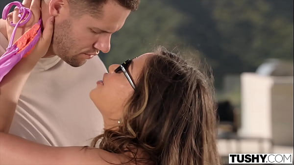 Scarlett Alexis Steals Her Sister's Husband For Anal