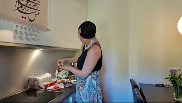 Muslim Milf Nikky Dream Gets Fucked In Her Hijab By Qombol