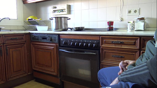 Stepmommysusan Gets Nailed By Machine In The House