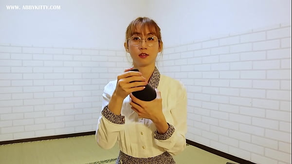 AbbyKitty Unboxes And Tests Her Automatic Blowjob Toy