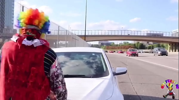 Gibby The Clown Pounds Juicy Tee On A Busy Atlanta Road