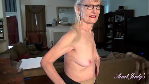 Diane The Texas GILF Secretary In Pantyhose