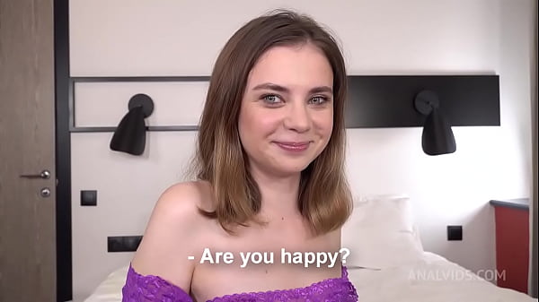 Bella Gray Gets Her First Anal With Leo Casanova